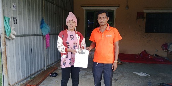 តំណាងសហជីពទឹកចិត្ដកម្មករកម្ពុជា ប្រចាំក្រុមហ៊ុន ខេនផាក (ខេមបូឌា) ឯ.ក បានឧបត្ថម្ភទឹកប្រាក់ចំនួន ៦០០,០០០រៀលជូនសមាជិកសហជីពចំនួន៥នាក់